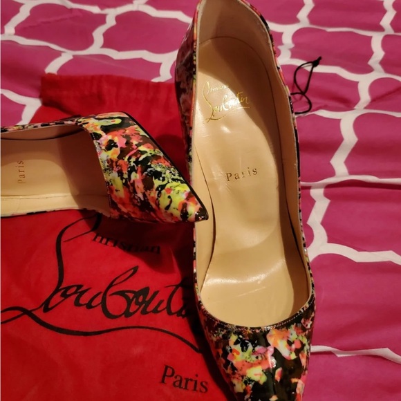 Brand new Christian Louboutin very beautiful only tried on. Size 38 1/2 - Picture 6 of 6